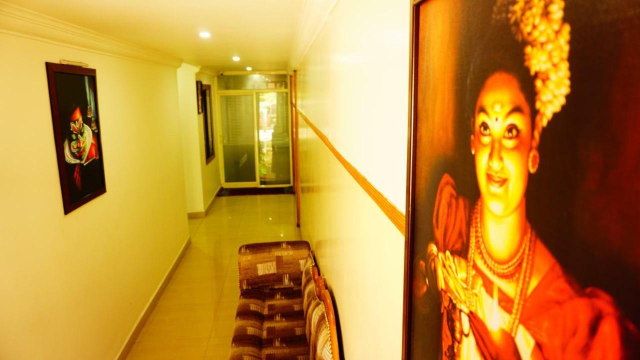 Thayamkery'S Royal Inn Kochi Buitenkant foto