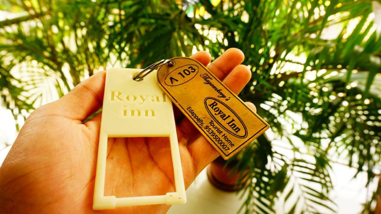 Thayamkery'S Royal Inn Kochi Buitenkant foto