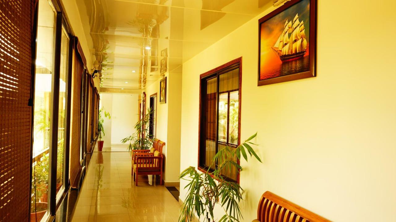 Thayamkery'S Royal Inn Kochi Buitenkant foto