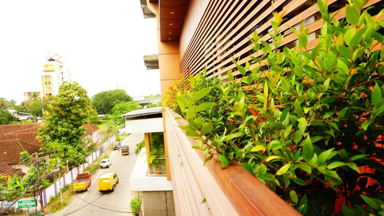 Thayamkery'S Royal Inn Kochi Buitenkant foto